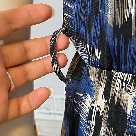 Lightweight Mini Dress with Deep Pockets - Picture 9 of 11